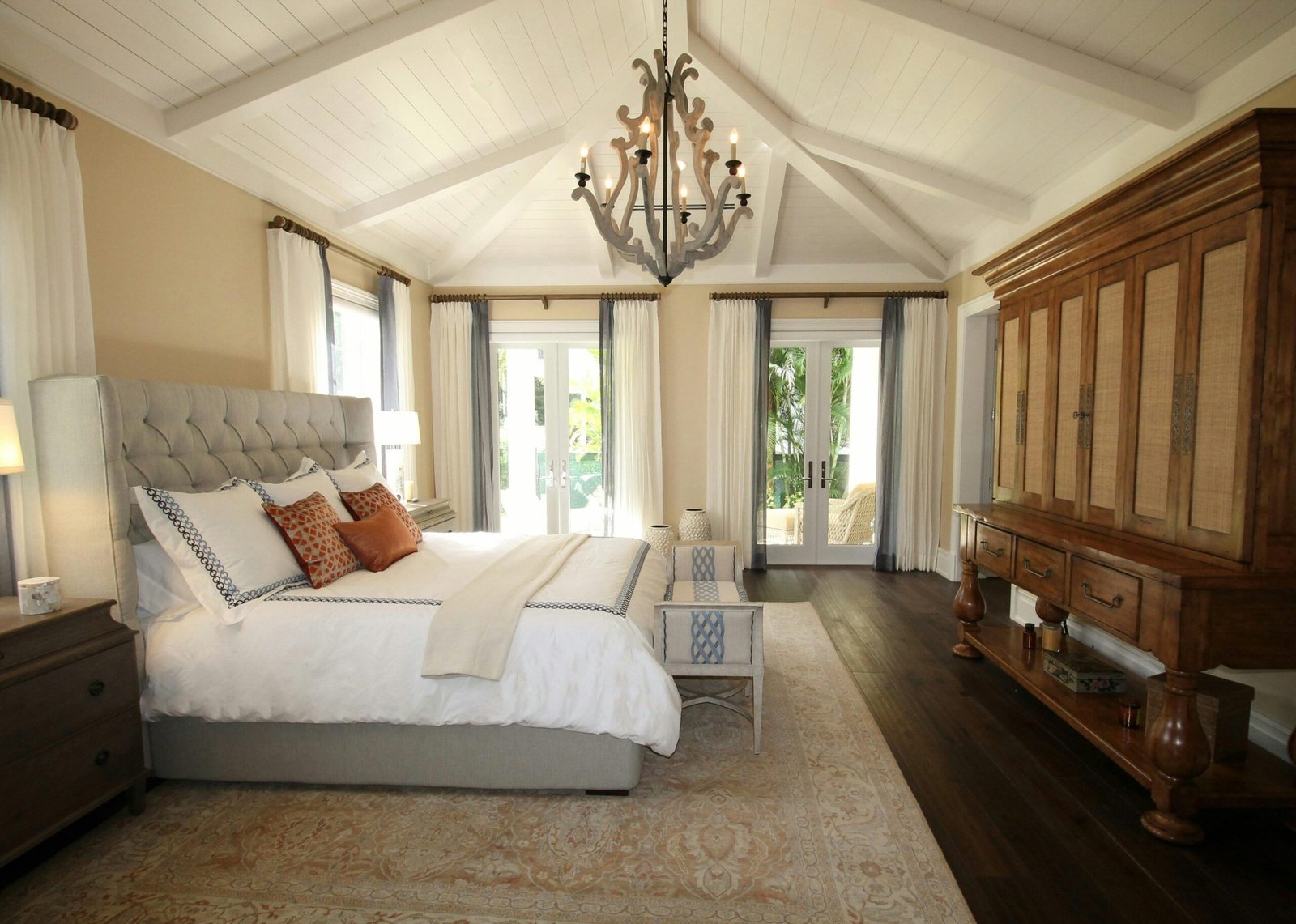 How to Choose Bedroom Furniture in Dubai | Kustom Deco Guide